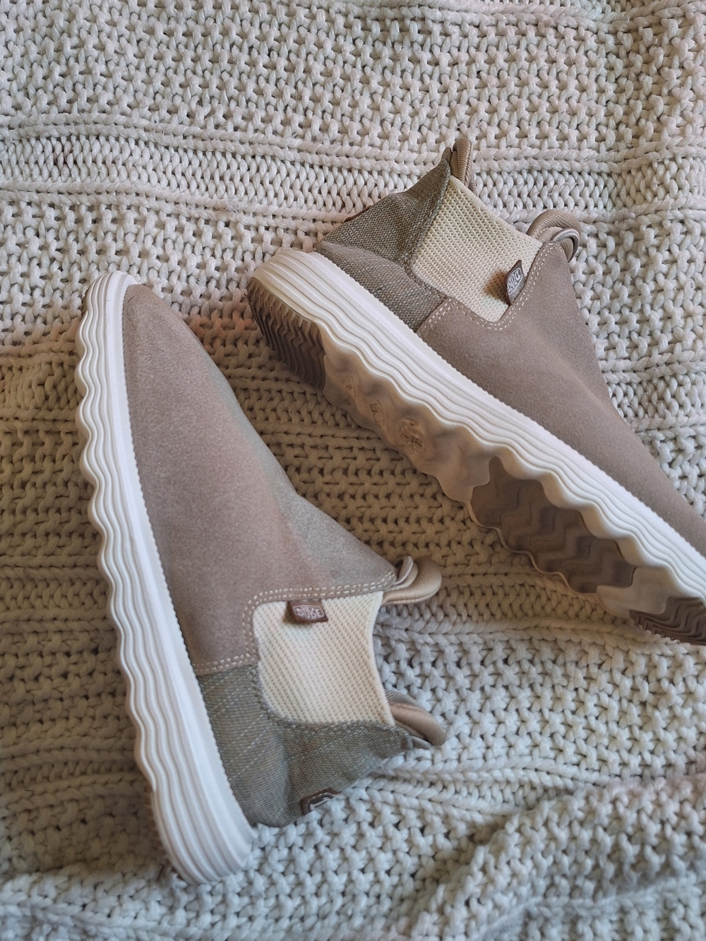 Hey Dude Women’s Taupe Slip-On Ankle Booties Womens Size 8.